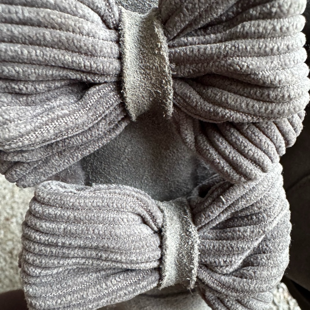 GUC Uggs Women’s Winter Gray Suede Boots with Corduroy Bows Fleece Lined Ankle - Picture 6 of 15